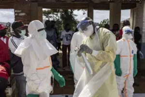 Alerta OMS: Surto de Ebola na RD Congo pode ter mais de 177 mortes e 750 casos suspeitos; violência dificulta combate